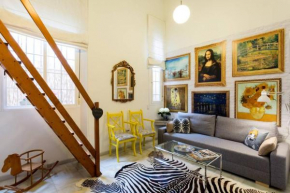 PRETTY DUPLEX IN BOHEMIAN DISTRICT-CITY CENTER